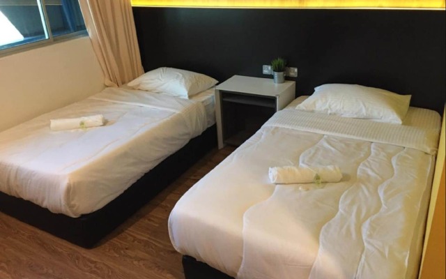 Monaco Boutique Hotel Kampung Air