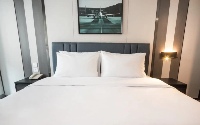 12 The Residence Hotel