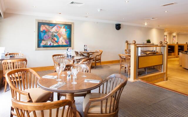 Holiday Inn Leeds Wakefield M1 Jct.40 by IHG