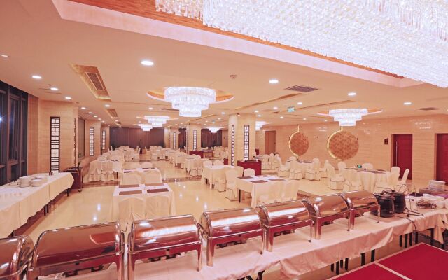 Fuyong Yulong Hotel