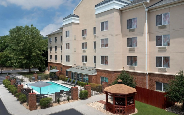 Fairfield Inn & Suites by Marriott Roanoke Hollins/I-81