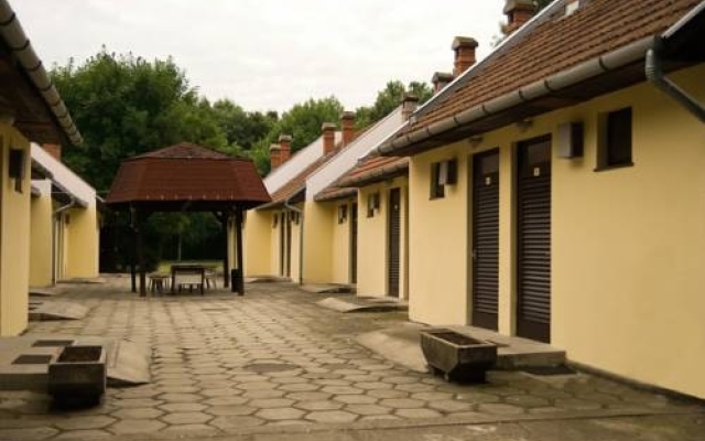 Thermal Kemping es Motel