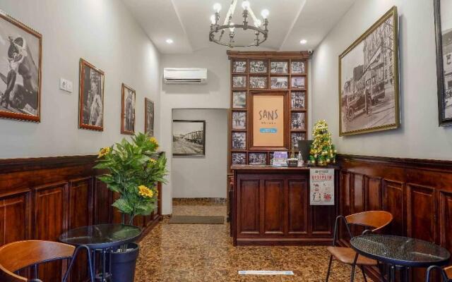 SANS Hotel Empress Simpang Lima