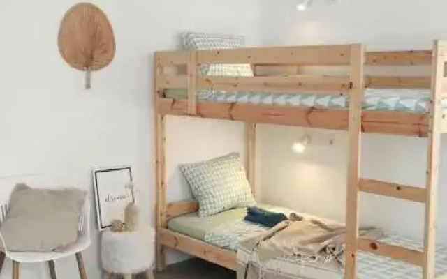 Lorenzo's Bed & Surf Apartment