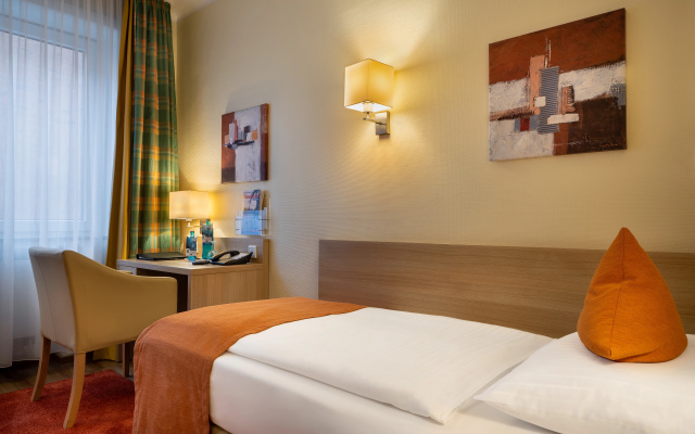 Garner Hotel Hamburg Wandsbek Marktplatz by IHG
