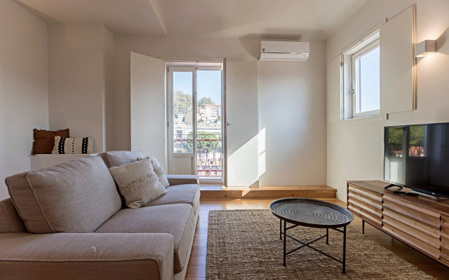 Superb Flat w/ Balcony and AC by LovelyStay