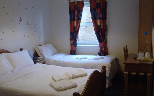 Twin Lions Hotel