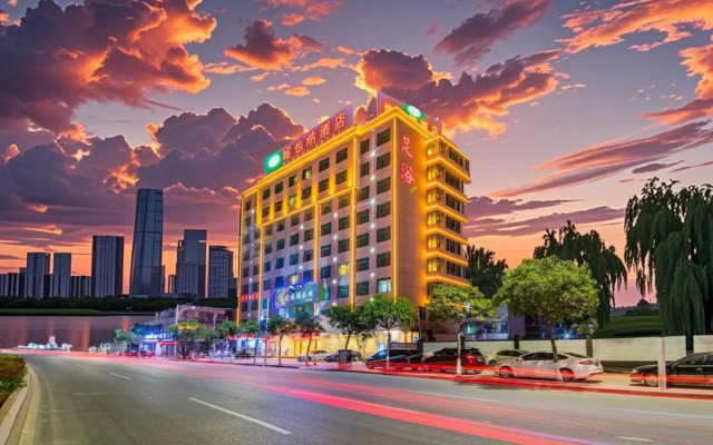 Vienna Hotel (Jieyang Rongcheng Jinxian Gate Tower)