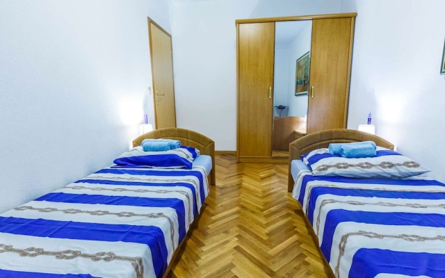 Apartment Diracca