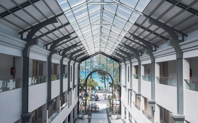 Anona Beachfront Phuket Resort