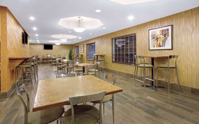 La Quinta Inn & Suites by Wyndham Dickinson