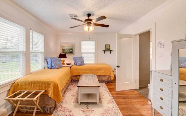 Vacation Rental ~ 2 Mi to Magnolia Market!