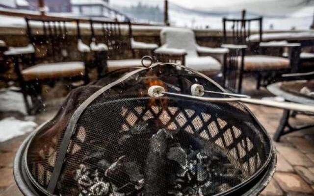 One Ski Hill Place S8501