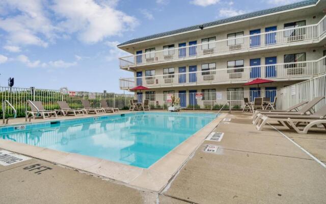 Motel 6 Rolling Meadows, IL - Chicago Northwest