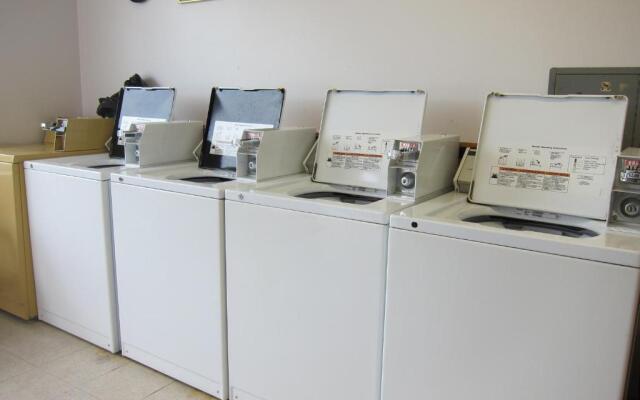 Peck's Housekeeping Cottages