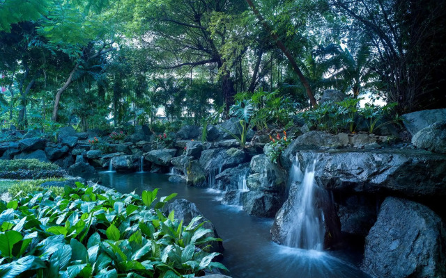 Makati Shangri-La, Manila