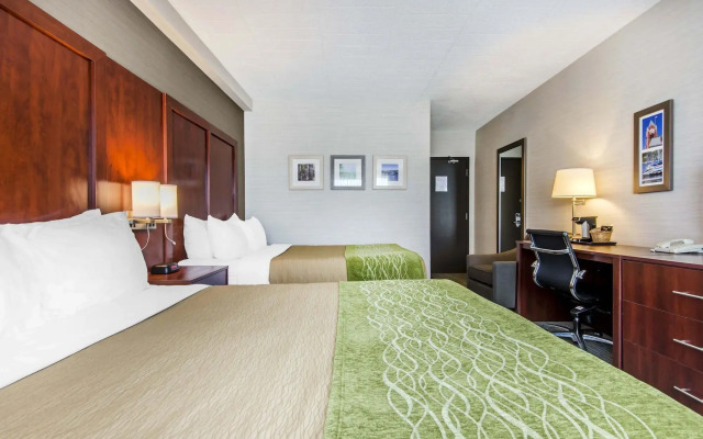 Holiday Inn Express Hotel andamp; Suites Collingwo