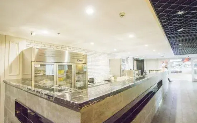 Chunqiu Hotel