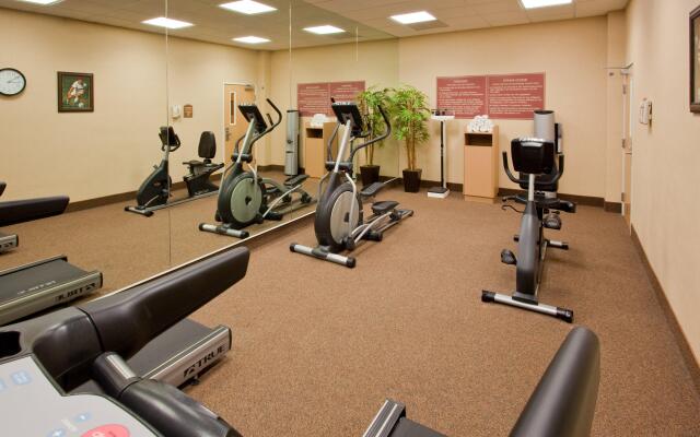 Holiday Inn Express Saltillo Zona Aeropuerto by IHG