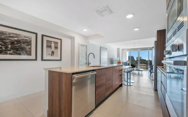 Stunning 2BR 2BA  Bay Harbour with Pool