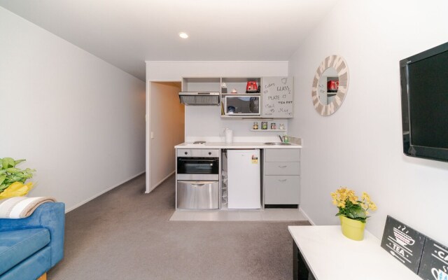 Cozy 2 Bedroom Apartment in CBD