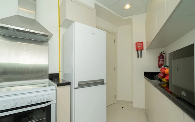 KOHH – 1BR in Carson Tower