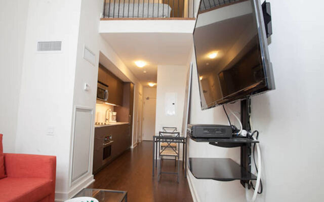 Pinnacle Suites - Trendy 2-Story Loft offered by Short Term Stays