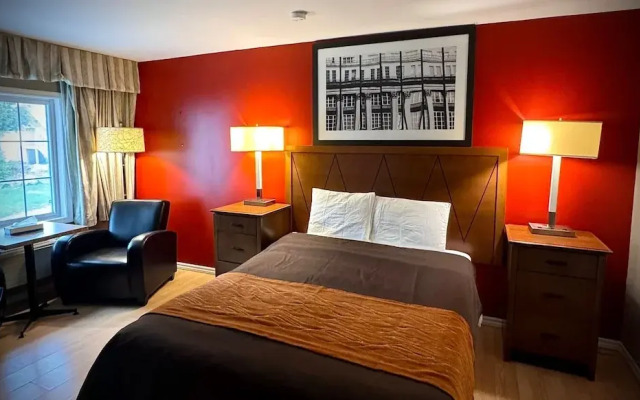 Coach House Inn Resort