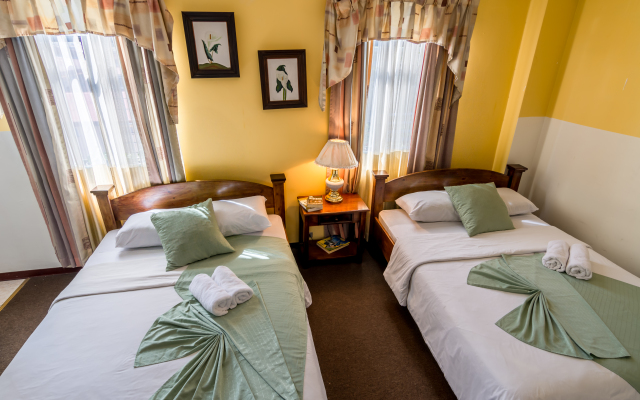 Hotel Amón Real