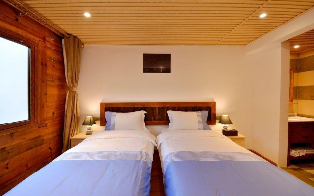 Lugu Lake Guanlanyue Inn