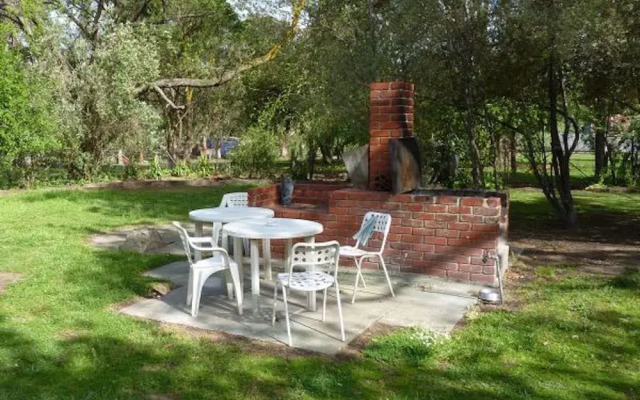 Little River Inn - Hostel