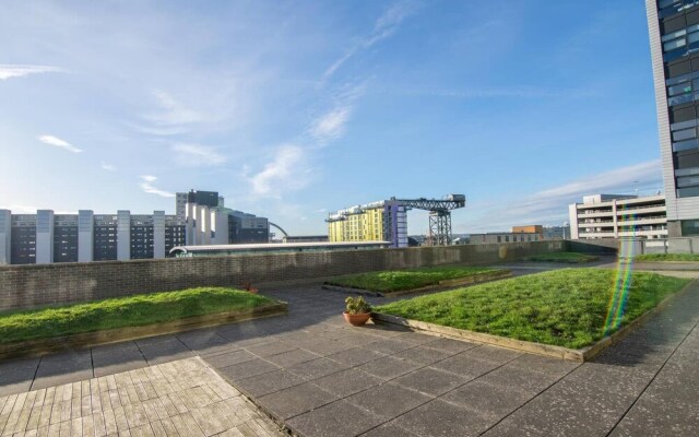 2 Bed Apartment near Hydro and SEC