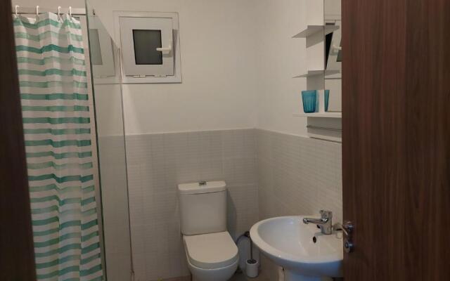 White house 3 bedroom City Center