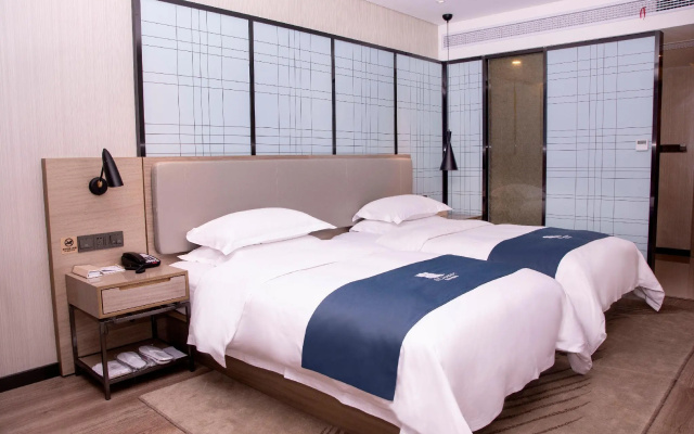 Echarm Hotel (Taihe People's Square)
