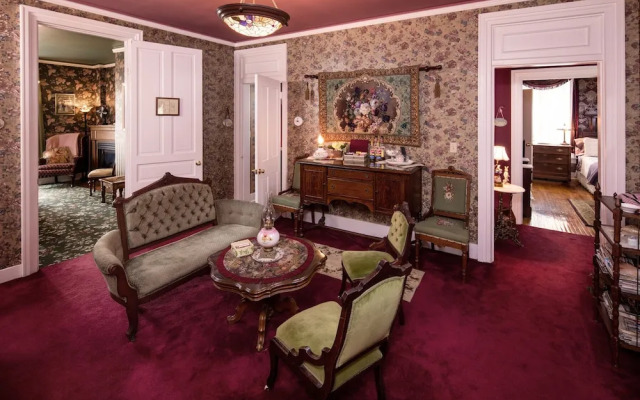 The Steamboat House Bed & Breakfast