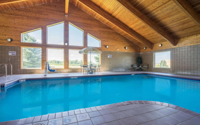 AmericInn by Wyndham Baldwin