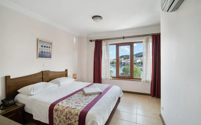 Fora Apart Hotel