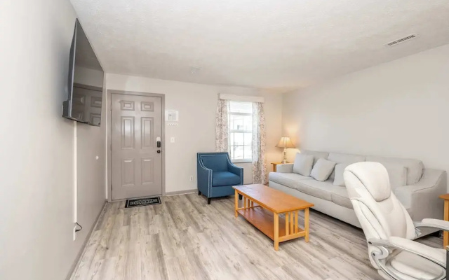 Arkstone Retreat 2 - 4 minutes from the Ark!
