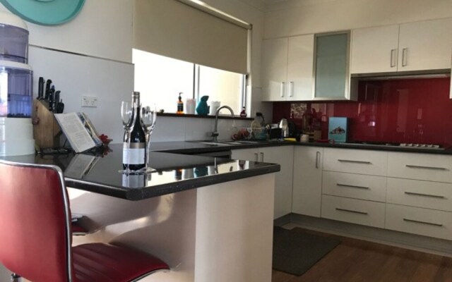 Ocean House @ Mollymook