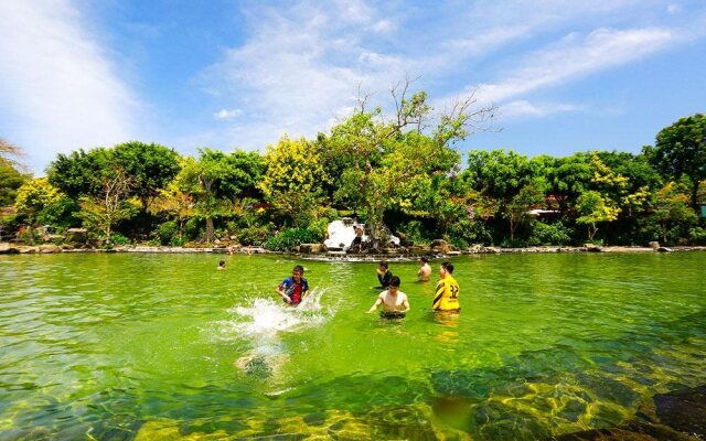 Suoi Mo Park