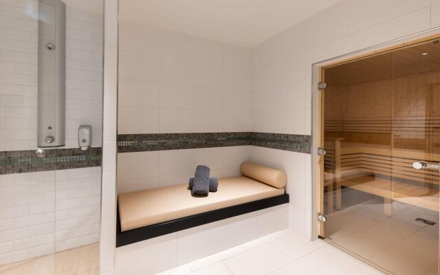 Disney's Hotel New York - The Art of Marvel