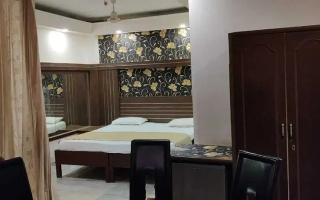 Goroomgo The Royal Puri