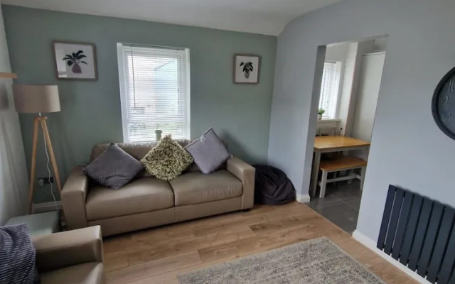 Captivating 2-bed Apartment in Tenby