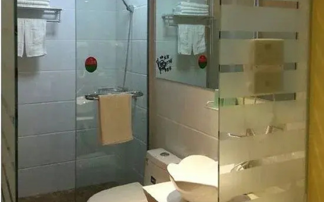 Wuzhou E-sports Hotel (Huinan Pedestrian Street)