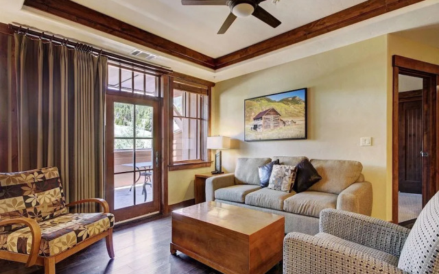 One Ski Hill Place S8211