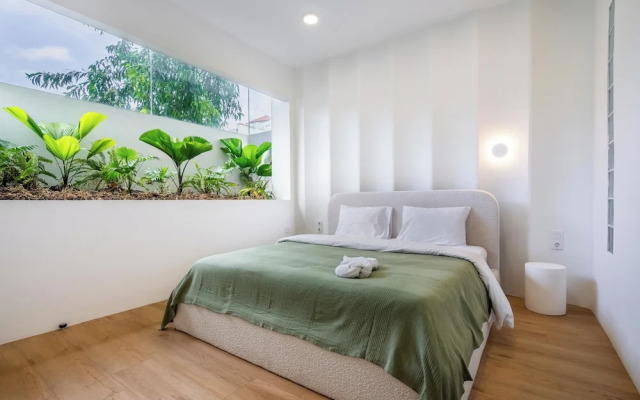 Dreamland Villa with Pool 3 min to Beach