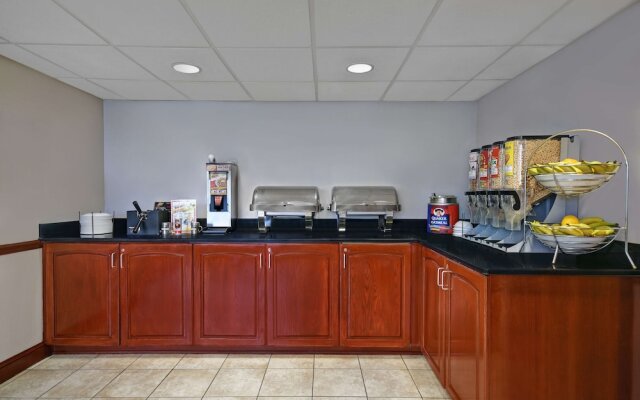 Spark by Hilton Rochester University Area