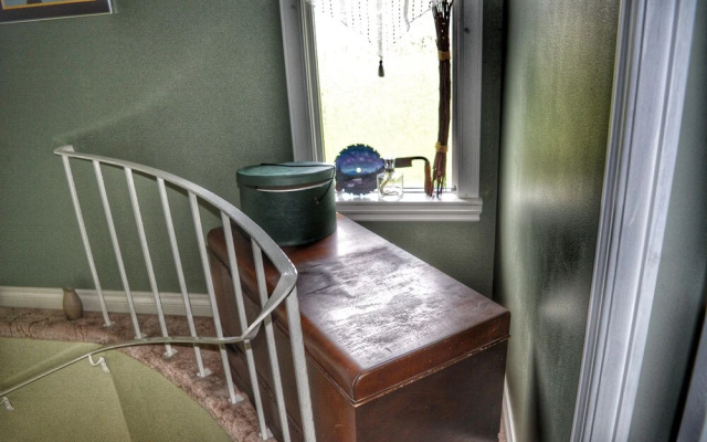 Sunny Shuswap B&B