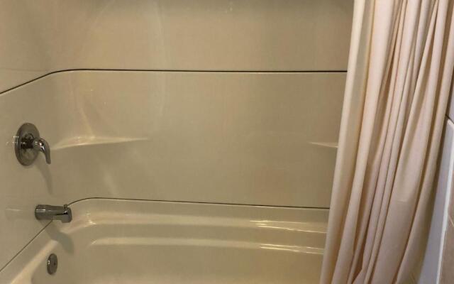 Newly Renovated 2 Bedroom House