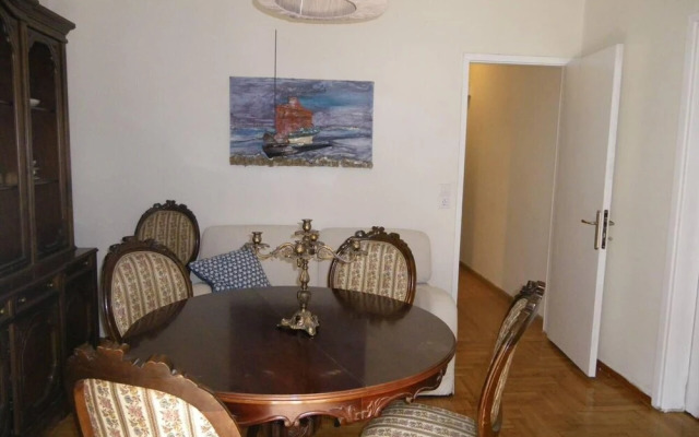 Luxurious Cozy Stay in the Heart of the City